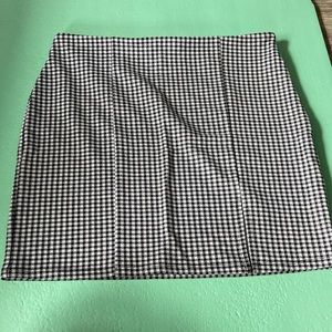 Black and White Plaid Skirt with small slit Forever 21 L Zipper